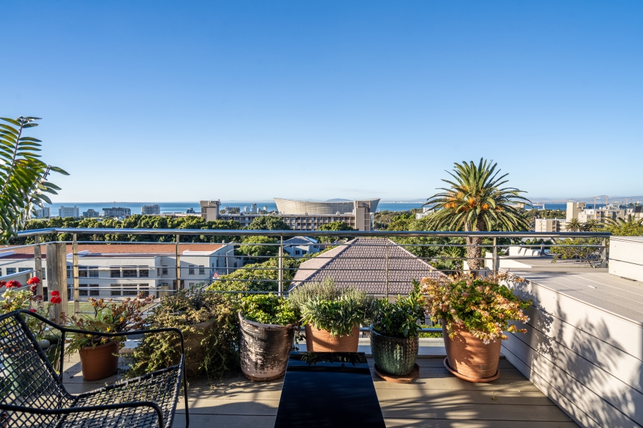 2 Bedroom Property for Sale in Green Point Western Cape